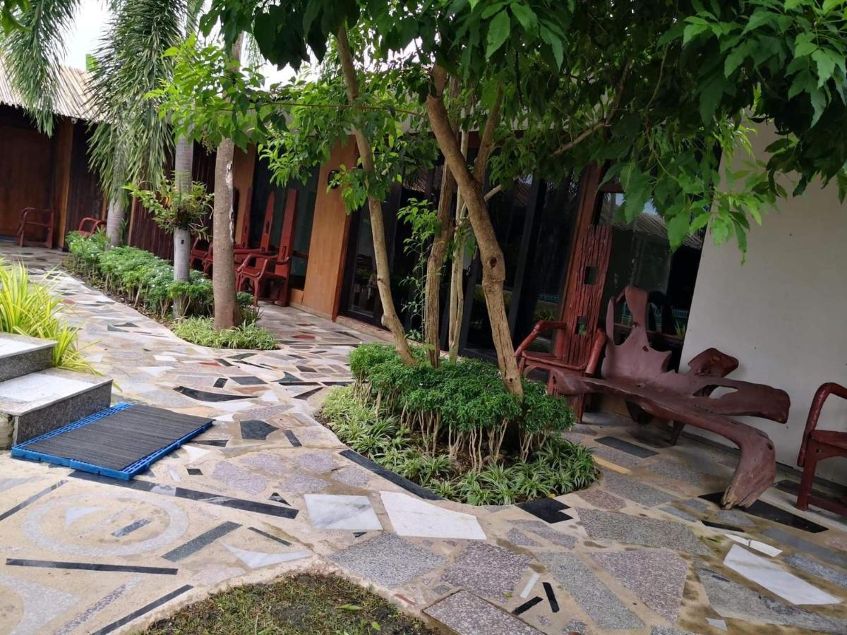 Suanhom Resort San Sai Екстер'єр фото