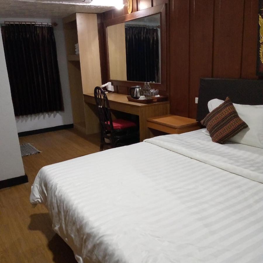 Suanhom Resort San Sai Екстер'єр фото